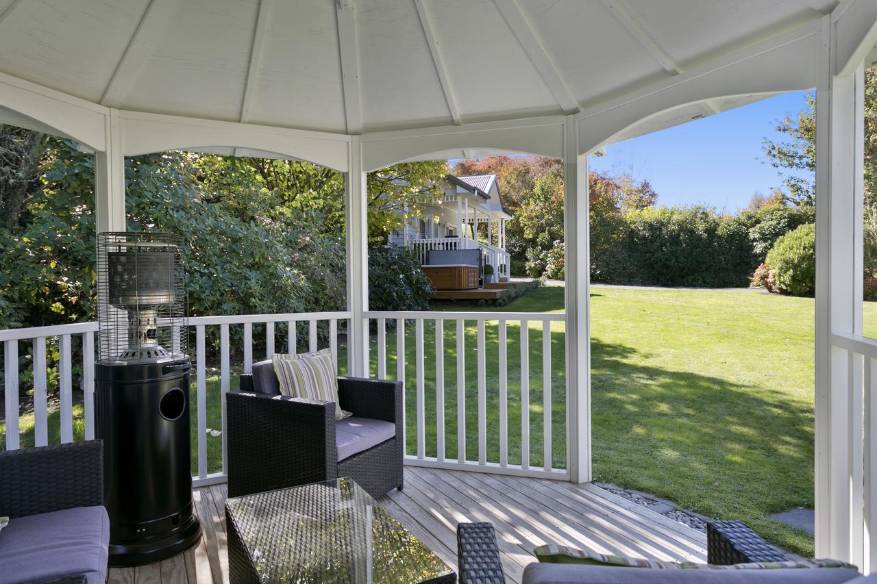 The Retreat Luxury Garden Villa Таупо Екстериор снимка